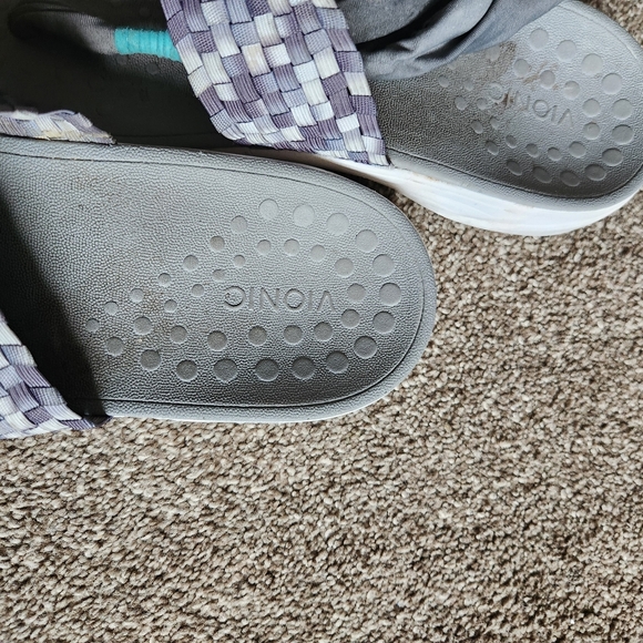 Step into Comfort and Style: Vionic Sandals - Size 11W - Picture 3 of 4